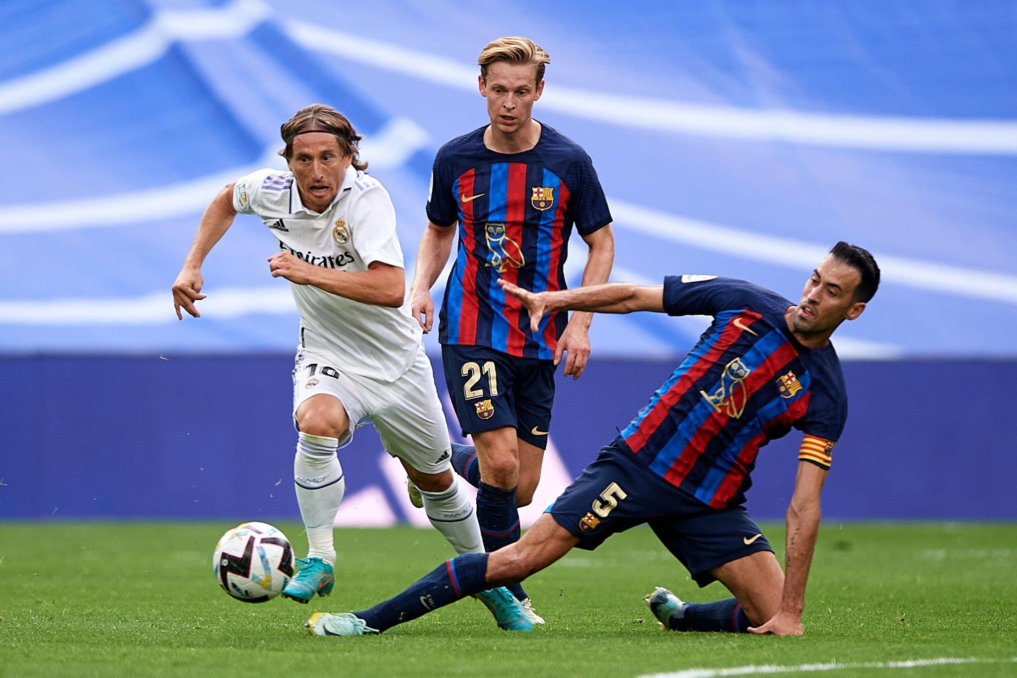 Modric cũng có màn thể hiện không kém cạnh đối tác ăn ý của anh ở hàng tiền vệ.