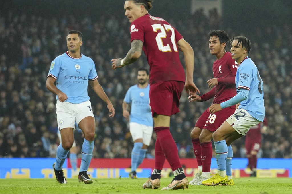Liverpool nhanh chóng có bàn gỡ hòa từ tình huống dứt điểm chính xác của Carvalho.