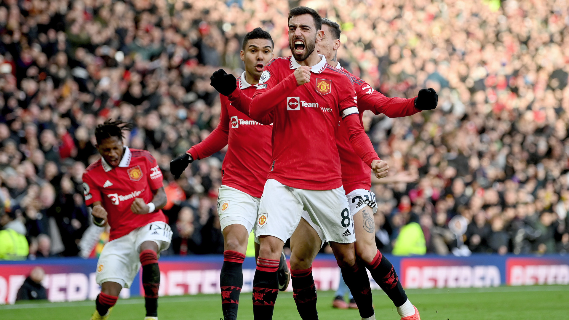 Man Utd cần người kế vị hoặc luân phiên thay đổi vị trí với Fernandes.