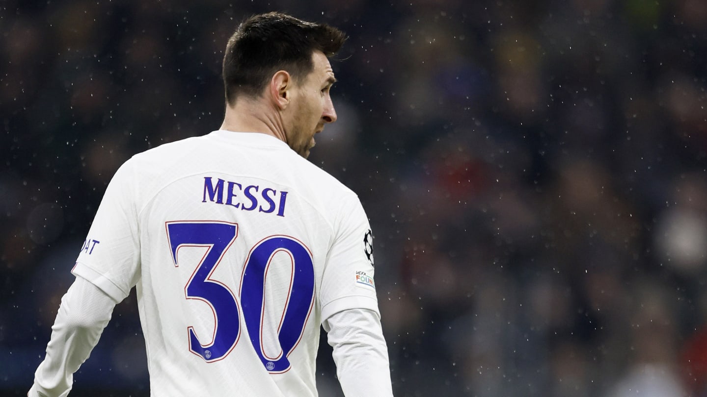 Messi được đề nghị mức lương khổng lồ.