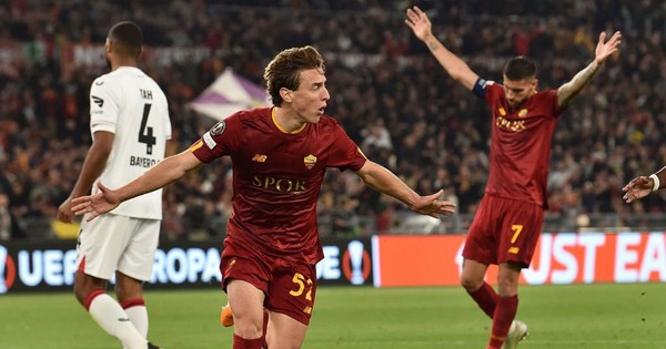 Theo đó, thầy trò HLV Jose Mourinhho đánh bại Leverkusen với tỷ số 1-0 ở bán kết lượt đi Europa League.