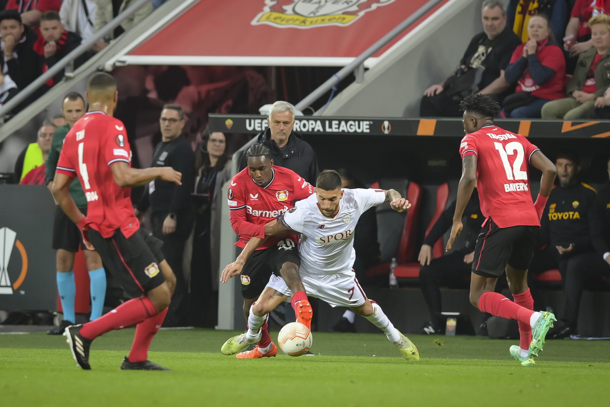Roma của Mourinho cho thấy sự lỳ lợm điên rồ.
