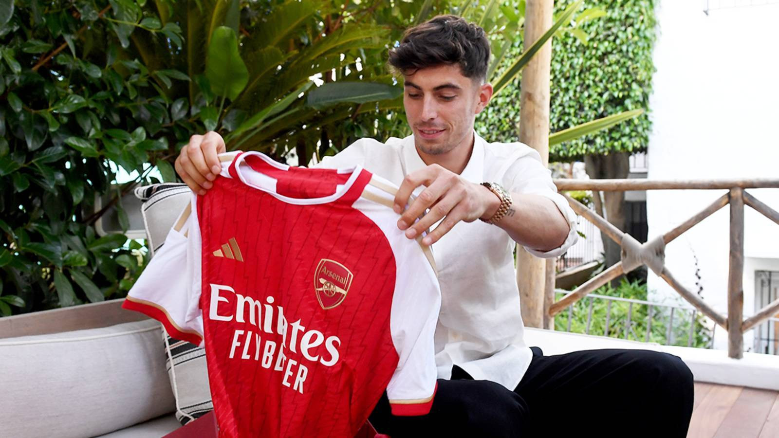 Tiền đạo: Kai Havertz (Arsenal - 55 triệu euro). Pháo thủ đã phải bỏ ra đến 70 triệu euro cho Chelsea để đón Havertz về Emirates.