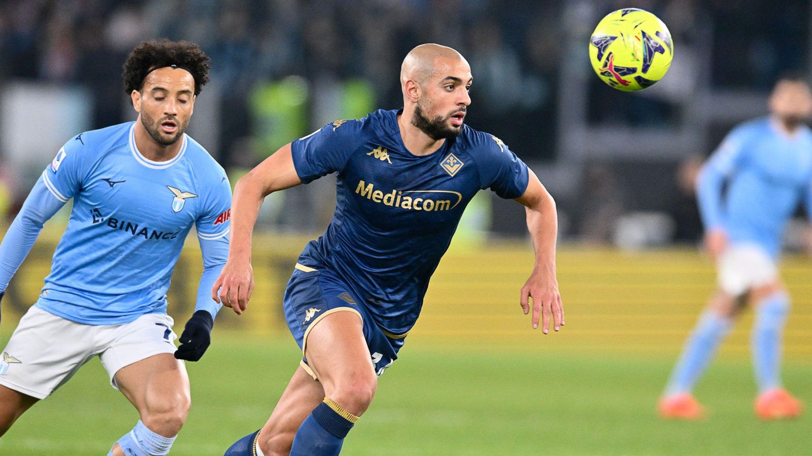 Amrabat là mục tiêu chuyển nhượng của Man Utd.