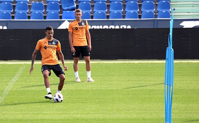 Greenwood chưa thể đá trận ra mắt đội bóng mới.