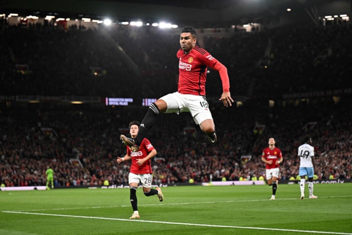 Mason Mount ghi dấu ấn với quả đá phạt góc chuẩn xác cho Casemiro bật cao đánh đầu hiểm hóc ghi bàn.