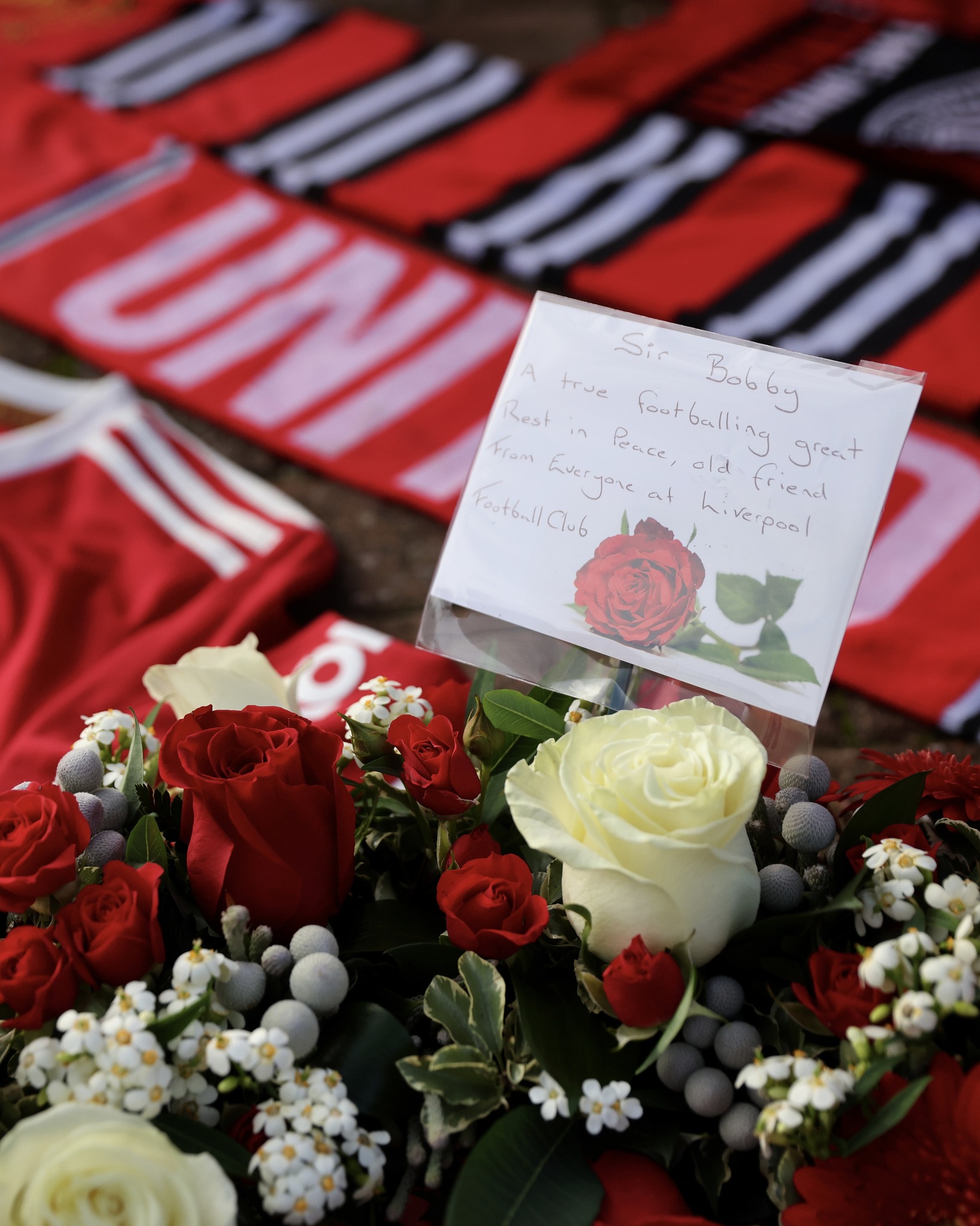 Tới nay, Man Utd và cả nước Anh vẫn đang tổ chức các buổi lễ tưởng niệm dành cho huyền thoại này.