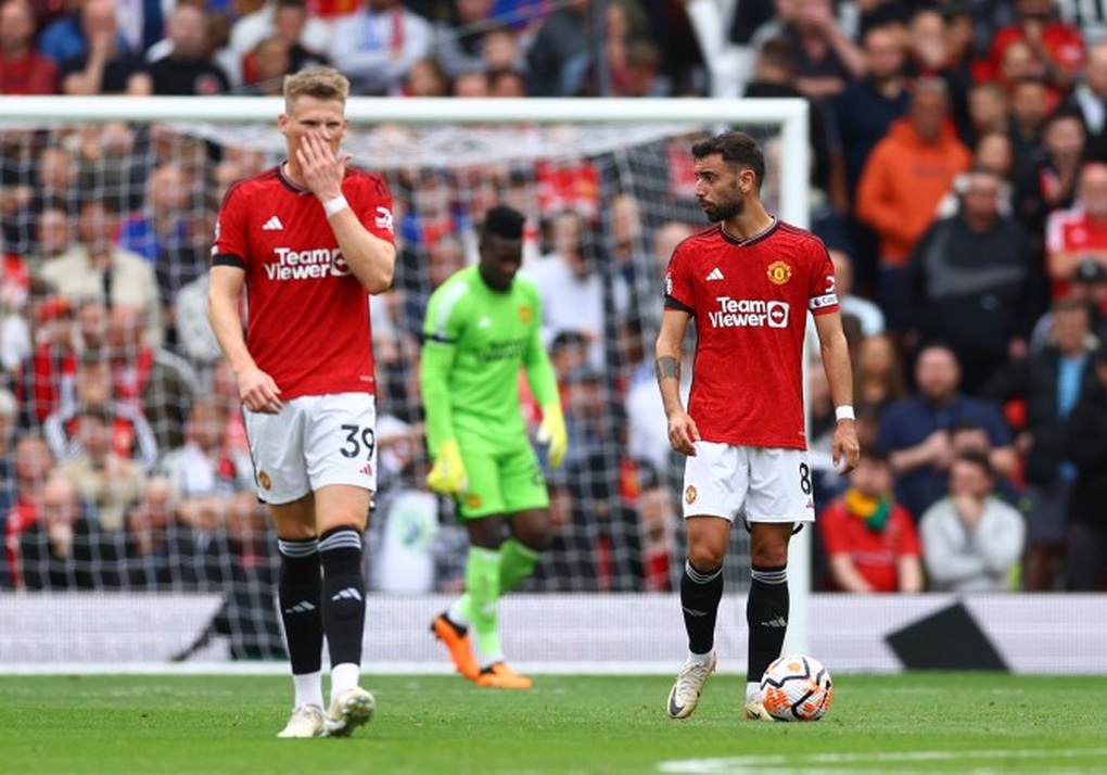 Theo thống kê, Man Utd chưa từng thắng bất kỳ đội bóng nào ở nửa trên BXH Premier League mùa này. Họ cũng thua tâm phục, khẩu phục trước Tottenham hay Brighton.