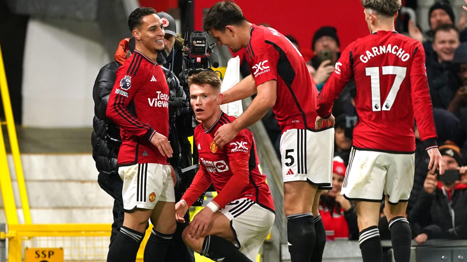 Cùng với Harry Maguire, McTominay tự bản thân xoay chuyển tình thế để trở thành trụ cột của Man Utd.