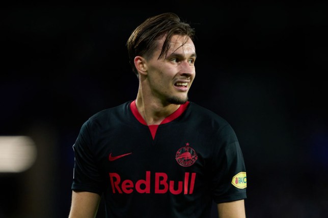 Ảnh bài viết Arsenal, Chelsea theo đuổi cái tên lạ hoắc mới 21 tuổi