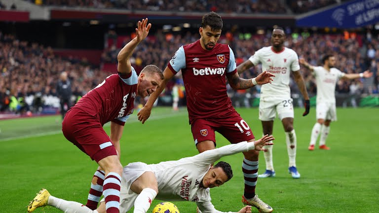 Hậu quả là đội chủ sân Old Trafford nhận thất bại 0-2 trước West Ham, qua đó tiếp tục chìm sâu vào khủng hoảng.