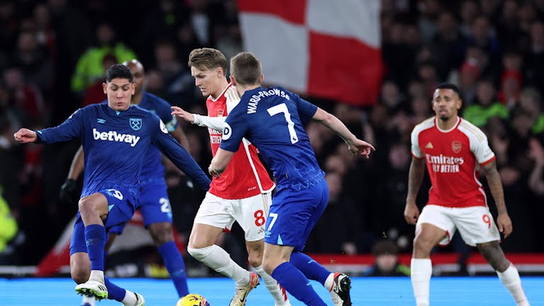 Ảnh bài viết Chấm điểm Arsenal: Rice dưới sức; 2 'điệp viên' từ Man City