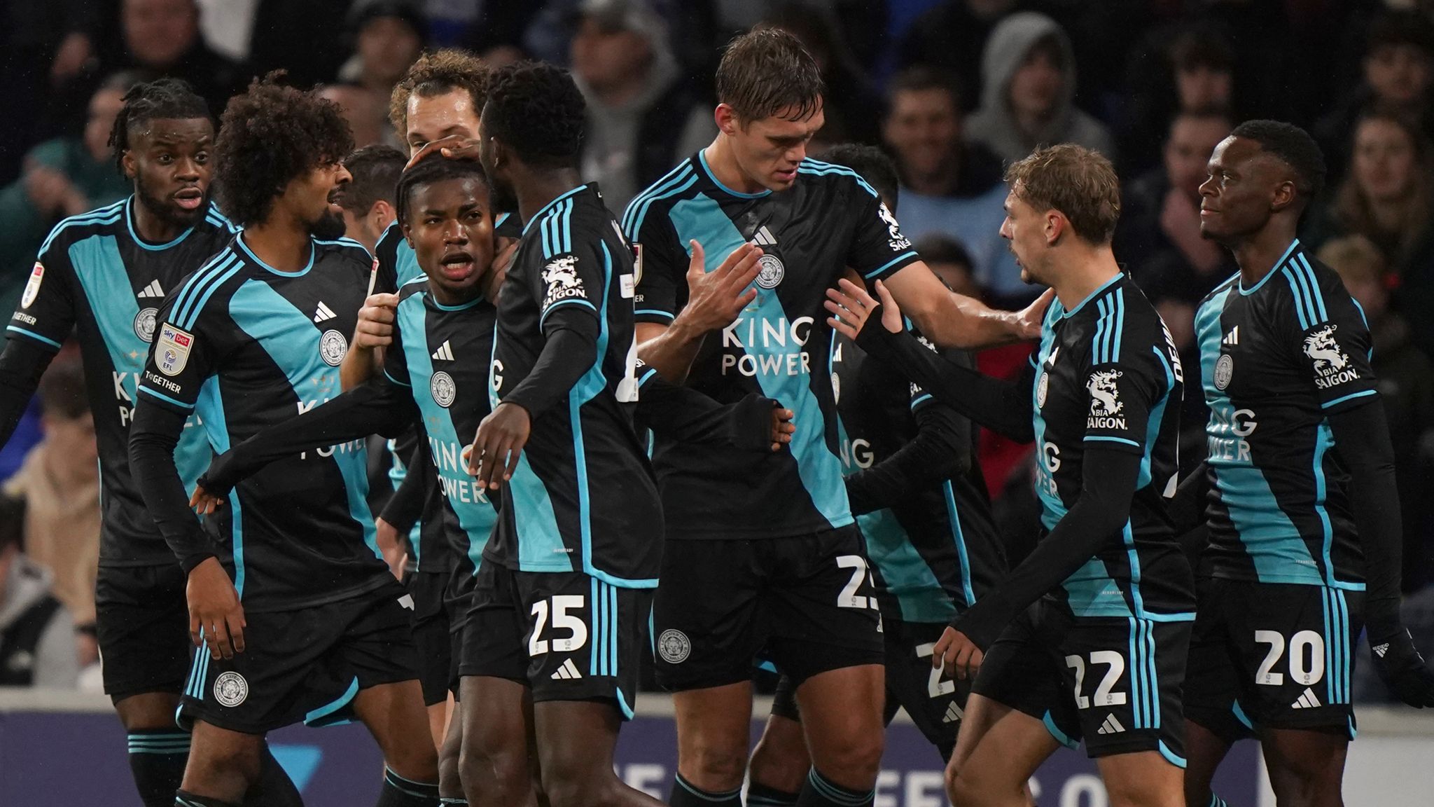 Đáng chú ý, Leicester City đã tạo khoảng cách lên thành 8 điểm so với Ipswich Town. Lý do là đối thủ trải qua 4 trận liên tiếp toàn hòa và thua.