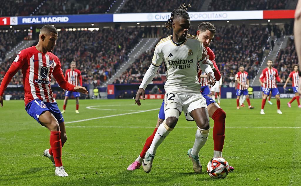 Đội chủ nhà liên tục vượt lên dẫn trước trong cả hai hiệp do công của Samuel Lino và Alvaro Morata.