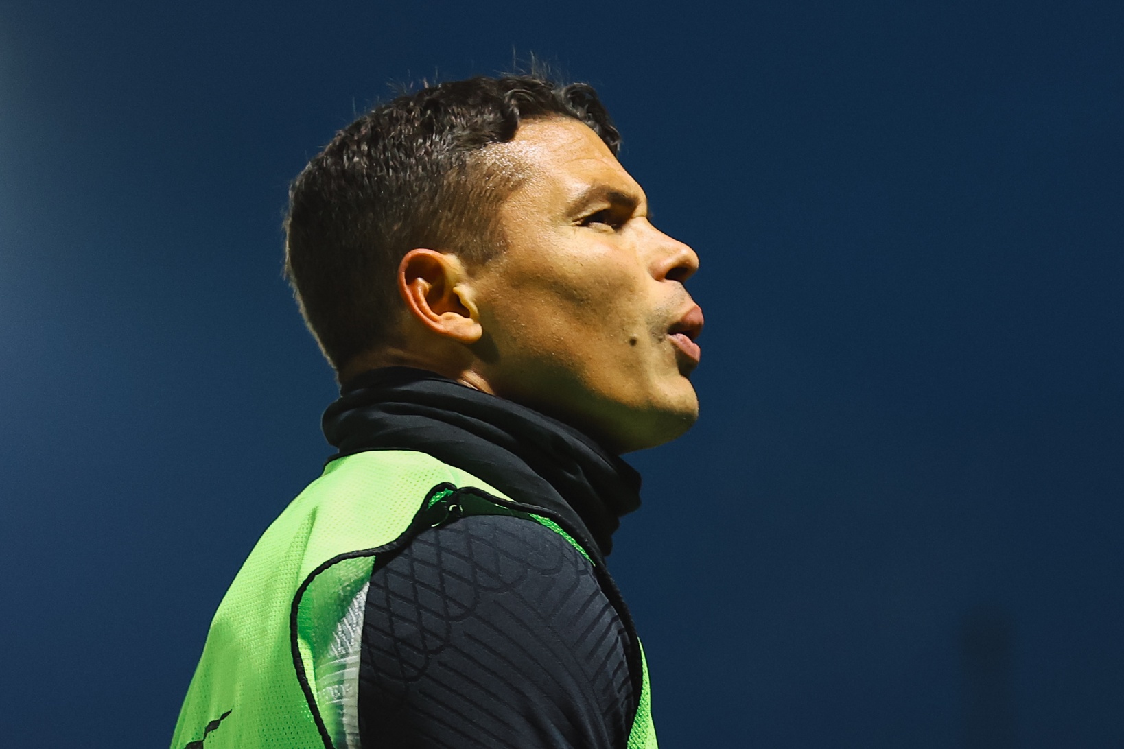 Thiago Silva thì vẫn chơi bóng đúng đẳng cấp. Song, một mình anh là không đủ để gồnh gánh Chalsea tiến lên phía trước. Lúc này, phong độ của Chelsea vẫn khá phập phù.