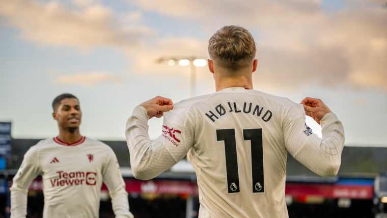 Rasmus Hojlund là ngôi sao của trận đấu. Theo đó, tiền đạo này lập cú đúp và đã có 6 trận liên tiếp nổ súng ở Premier League.