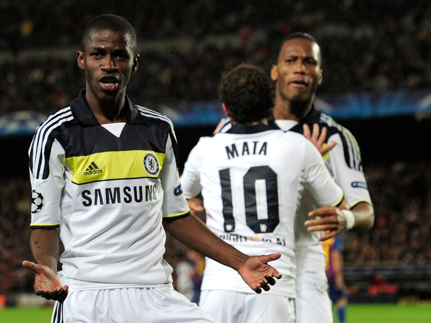 Ramires thời còn chơi cho Chelsea.