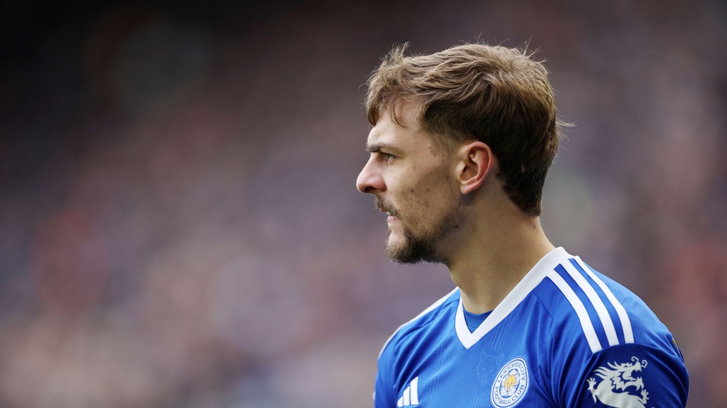 Từ đầu mùa, Leicester City là đội bóng chơi ổn định nhất. Họ có nhiều chiến thắng thuyết phục và băng băng về đích.