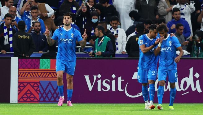 Nhà ĐKVĐ Saudi Pro League bị Al Hilal áp đảo trong phần lớn thời gian trận đấu và để thủng lưới 2 lần, sau cú đá phạt đền thành công của Aleksandar Mitrovic ở phút 40 và pha đá nối chuẩn xác của Salem Al Dawsari chỉ 2 phút sau đó.
