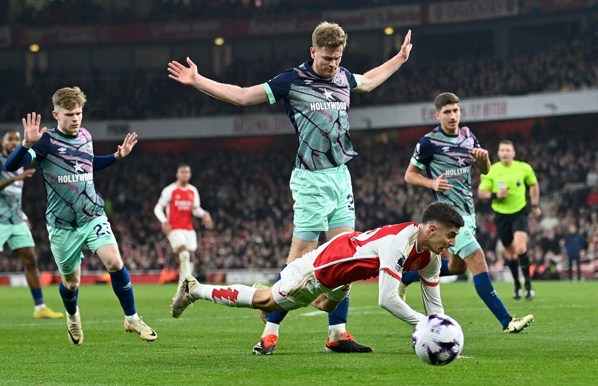 Ảnh bài viết 'Havertz láu cá, may mắn không bị đuổi'