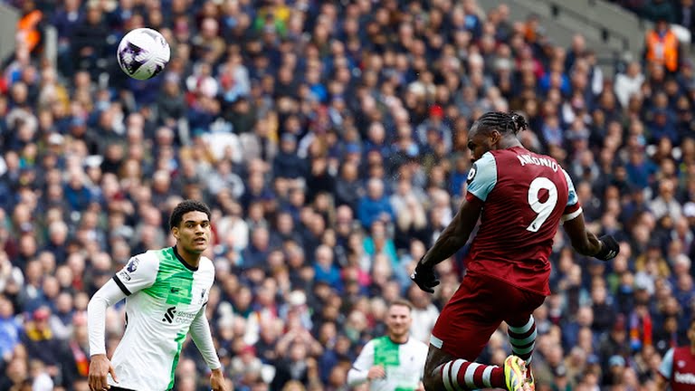 West Ham chơi tốt trận này và gây ra nhiều khó khăn cho The Kop.
