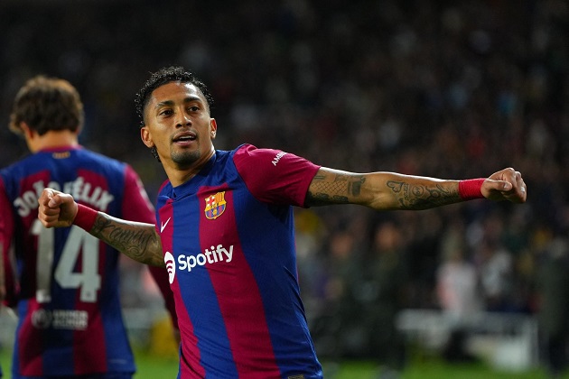 Barca đẩy đi 8 cái tên.