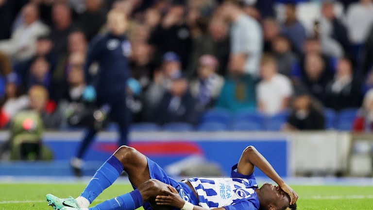 Rạng sáng 16/5, đội chủ sân Stamford Bridge làm khách trên sân Brighton thuộc trận đá bù vòng 34 Premier League. Chỉ còn Chelsea có động lực bởi cần có kết quả tốt hơn Newcastle United ở trận gặp Man Utd để leo lên vị trí thứ 6, qua đó có suất dự Europa League.