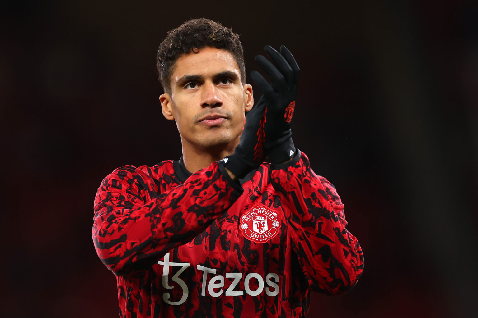 Varane sẽ chia tay Man Utd.