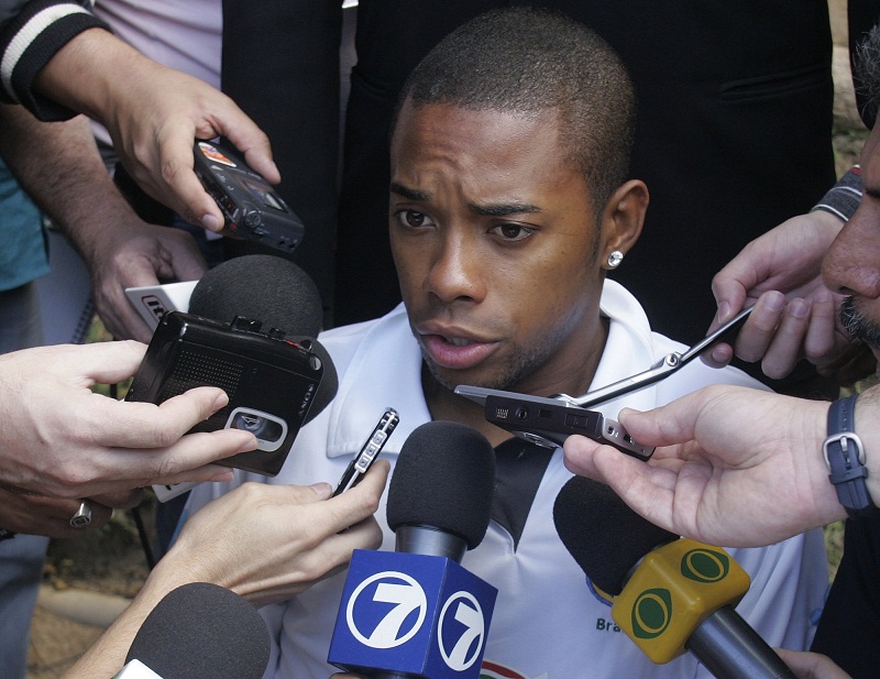 Robinho gây rúng động vì scandal hiếp dâm tập thể, đối mặt 9 năm tù.