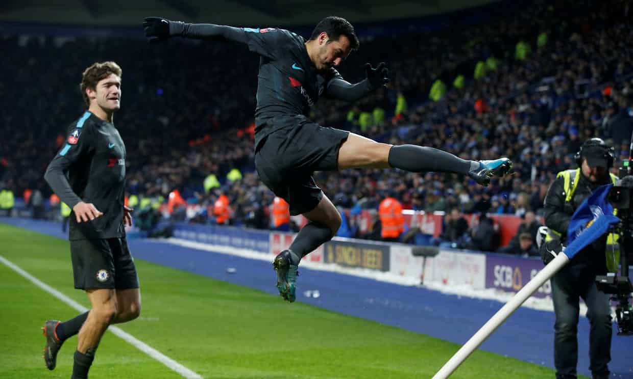 Chelsea đã đáp lời kêu gọi của MU khi hạ Leicester.