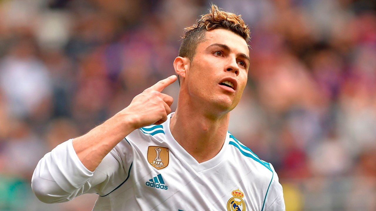 Ronaldo đặt cái tôi lên cao hơn tập thể.