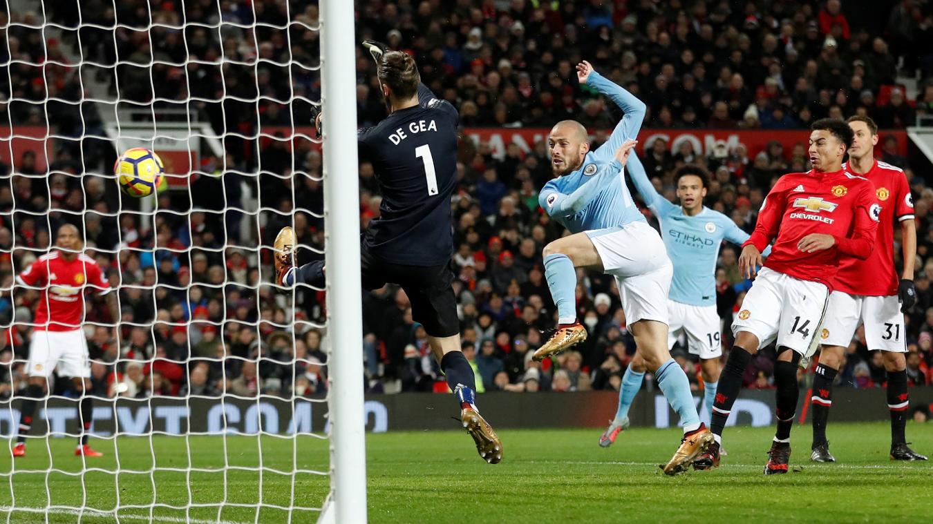 Man City có thể đăng quang sớm nếu thắng MU.