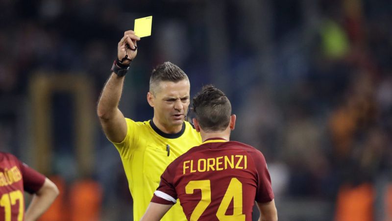 Champions League năm nay chứng kiến nhiều sự tranh cãi về các quyết định của trọng tài.