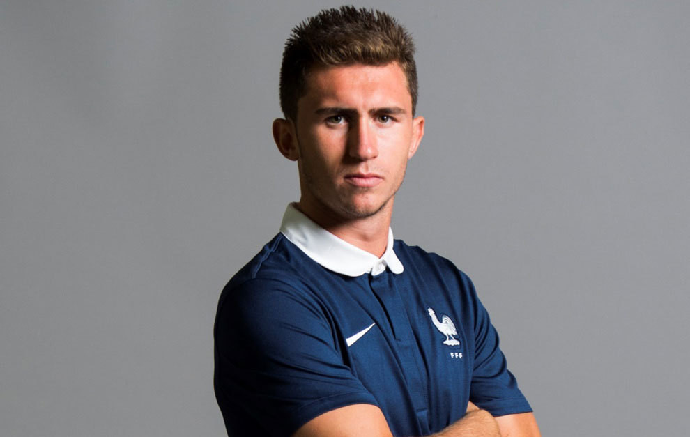 Hậu vệ Aymeric Laporte (Pháp): Trung vệ sinh năm 1993 thực sự không có duyên với các giải đấu lớn cùng đội tuyển quốc gia. Trước khi EURO 2016 khởi tranh, Laporte bị gãy chân trong trận giao hữu và phải mất nửa năm dưỡng thương. Đến khi lành lặn và có mùa giải tỏa sáng cùng Bilbao và Man City, anh vẫn bị HLV Deschamps làm ngơ.