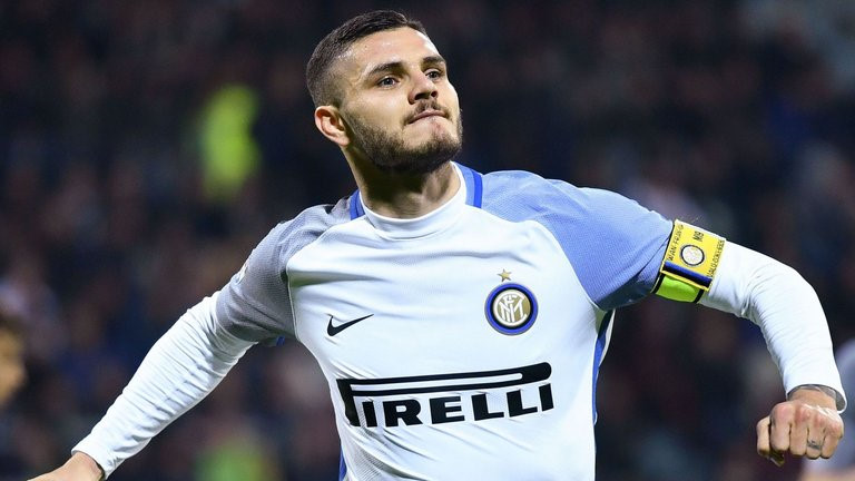 Tiền đạo Mauro Icardi (Argentina): Với 29 bàn thắng tại Serie A mùa vừa qua, Icardi chính là tiền đạo cắm có phong độ tốt nhất của Argentina. Tuy nhiên, vì một lý do nào đó, anh vẫn bị đội tuyển quê nhà quay lưng. Cơ hội được HLV Jorge Sampaoli trao cho những cái tên có phong độ kém hơn gồm Higuain, Dybala và Aguero.