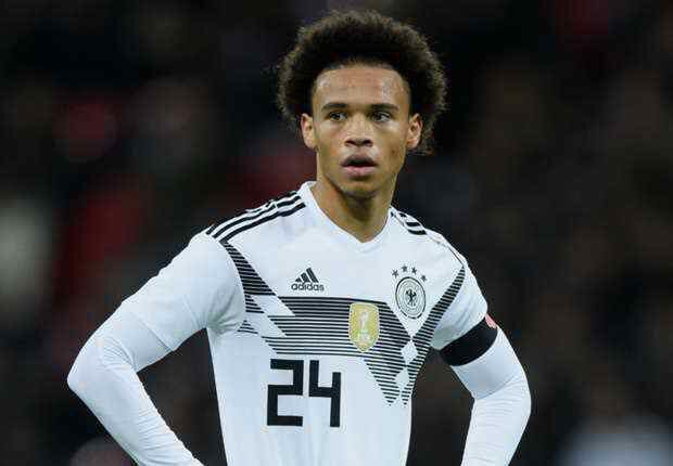 Chạy cánh Leroy Sane (Đức): Trụ cột đưa Man City đăng quang Premier League, giành danh hiệu "Cầu thủ trẻ hay nhất Premier League", nhưng Sane bất ngờ bị HLV Joachim Loew gạt khỏi danh sách 23 tuyển thủ dự World Cup 2018 một cách khó hiểu.