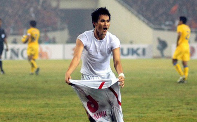 Lê Công Vinh ăn mừng sau khi ghi bàn quyết định giúp ĐT Việt Nam vô địch AFF Cup 2008.
