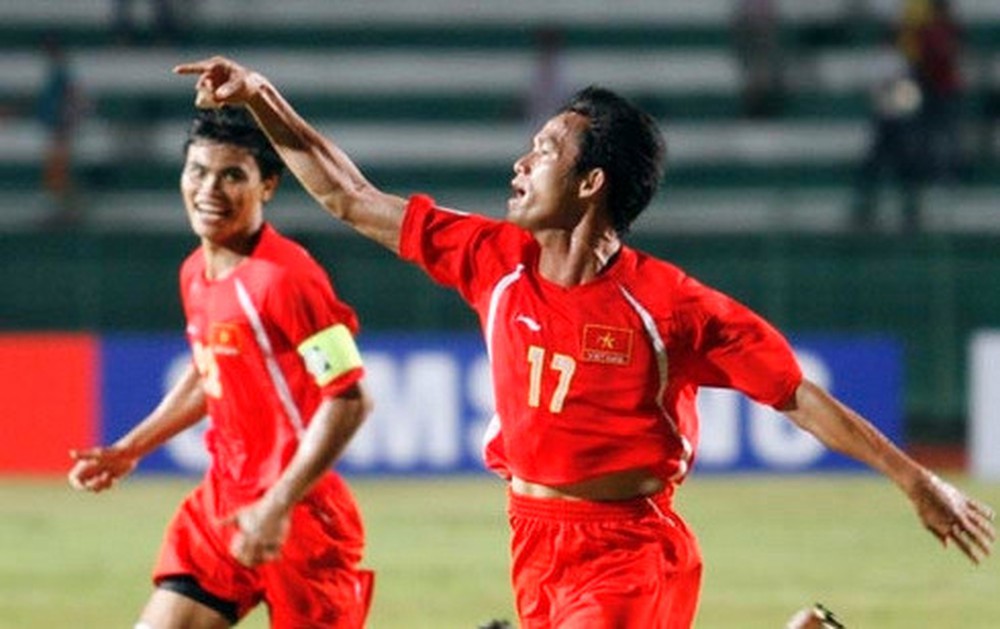 Vũ Phong ghi bàn thắng quyết định trong chiến thắng 3-2 nghẹt thở trước Malaysia.