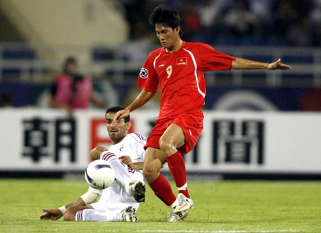 Lê Công Vinh đã trừng phạt ĐT UAE bằng bàn thắng ấn định tỷ số 2-0.