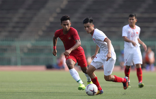 Phan Thanh Hậu là mẫu tiền vệ thi đấu đa năng.