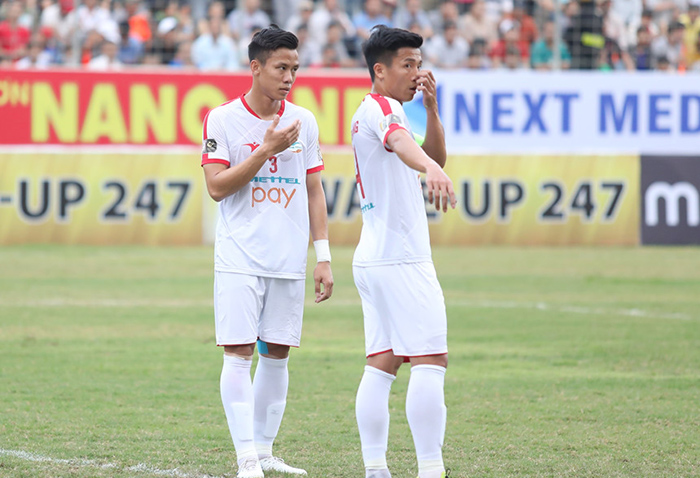 Quế Ngọc Hải sẽ sát cánh cùng Bùi Tiến Dũng trong trận derby thủ đô.