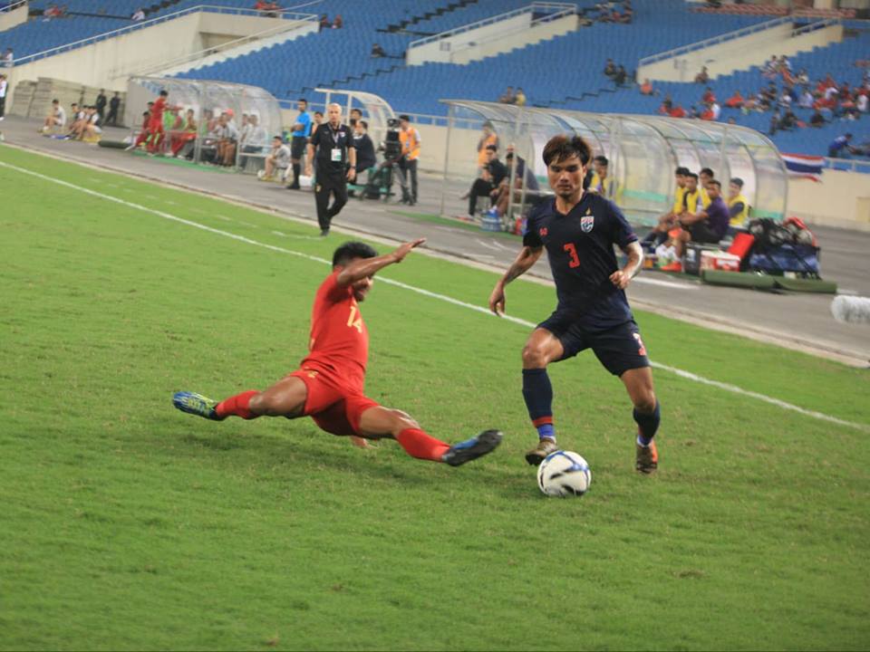Sau bàn thắng nâng cách biệt lên 2-0, Thái Lan tiếp tục nắm quyền kiểm soát trận đấu trong khi ở phía bên kia chiến tuyến, các cầu thủ Indonesia thể hiện rõ sự nôn nóng.