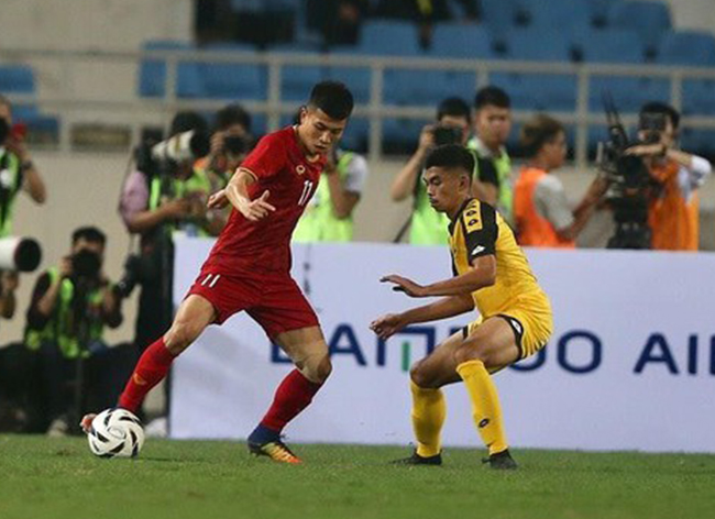 Đinh Thanh Bình góp 1 bàn thắng vào chiến thắng 6 sao của U23 Việt Nam.