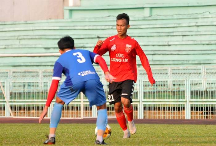 Nguyễn Khánh là một trong những cầu thủ lứa U21 Long An được đôn lên đội 1 ở mùa giải 2019. Ảnh: Trần Anh Tuấn.