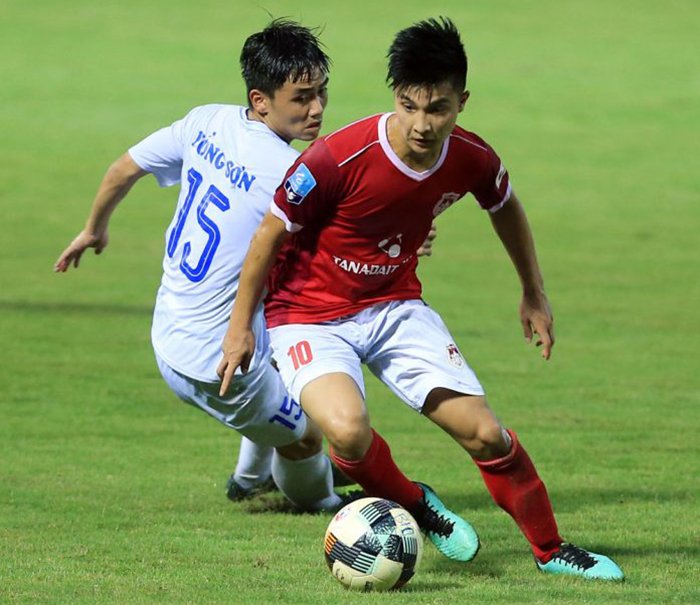 Martin Lo toả sáng với 2 bàn thắng trong trận hoà CLB An Giang. Ảnh: VPF.
