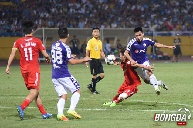 CLB Hà Nội  phung phí nhiều cơ hội và gục ngã vào phút thi đấu cuối cùng. Ảnh: Minh Anh.