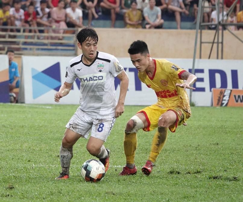 HAGL thi đấu có phần bế tắc trước hàng thủ dày đặc của DNH Nam Định.