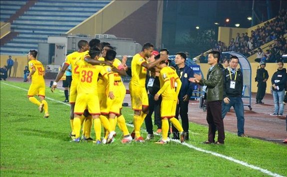 Ảnh bài viết TRỰC TIẾP DNH Nam Định 2-2 HAGL (Kết thúc): Đội khách đánh rơi chiến thắng