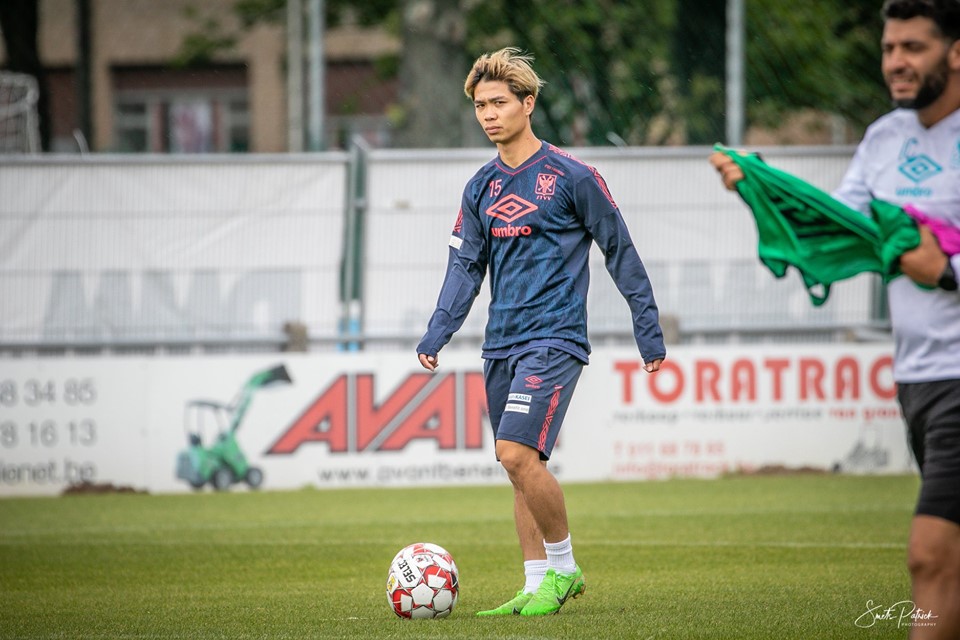 Nhưng dù sao anh cũng đã có 20 phút thể hiện trước HLV Marc Brys trong trận đấu với Club Brugge ở vòng đấu thứ 2.