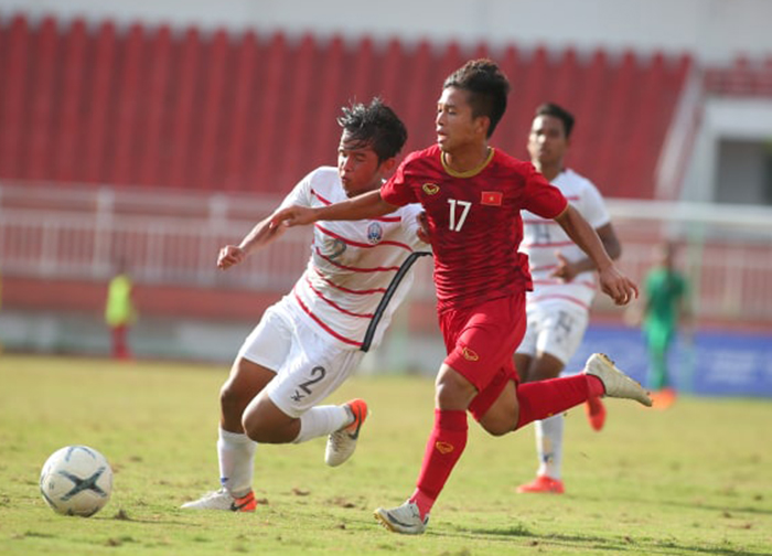 U18 Việt Nam bị cầm hoà 0-0 sau 45 phút hiệp 1 trận đấu với U18 Campuchia.